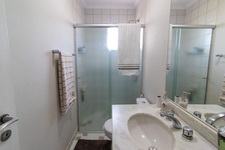 Casa de condomínio para alugar com 245m², 4 quartos e 4 vagas Casa de condomínio para alugar com 245m², 4 quartos e 4 vagasBanheiro