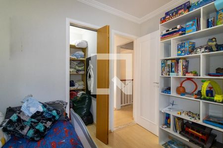 Casa de condomínio à venda com 245m², 4 quartos e 4 vagas Casa de condomínio à venda com 245m², 4 quartos e 4 vagasQuarto 2