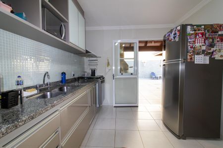 Casa de condomínio para alugar com 245m², 4 quartos e 4 vagas Casa de condomínio para alugar com 245m², 4 quartos e 4 vagasCozinha