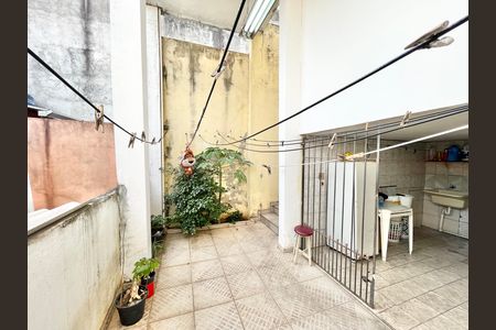 Casa para alugar com 159m², 3 quartos e 2 vagas Casa para alugar com 159m², 3 quartos e 2 vagasÁrea de Serviço