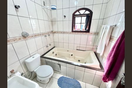 Casa para alugar com 159m², 3 quartos e 2 vagas Casa para alugar com 159m², 3 quartos e 2 vagasBanheiro 2