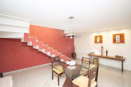 Sala de Jantar de casa à venda com 3 quartos, 300m² em Europa, Contagem
