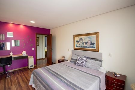 Casa para alugar com 300m², 3 quartos e 6 vagas Casa para alugar com 300m², 3 quartos e 6 vagasQuarto Suíte