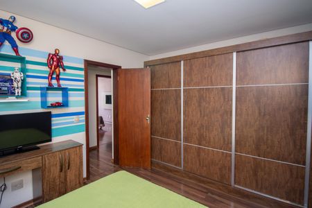 Casa para alugar com 300m², 3 quartos e 6 vagas Casa para alugar com 300m², 3 quartos e 6 vagasQuarto 1