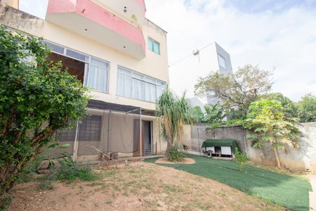 Casa para alugar com 300m², 3 quartos e 6 vagas Casa para alugar com 300m², 3 quartos e 6 vagasQuintal