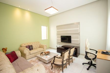 Sala de casa à venda com 3 quartos, 300m² em Europa, Contagem