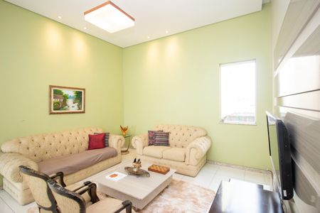 Casa para alugar com 300m², 3 quartos e 6 vagas Casa para alugar com 300m², 3 quartos e 6 vagasSala