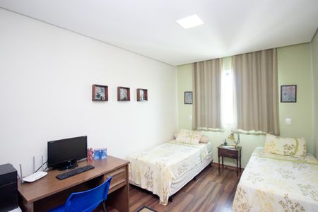 Casa para alugar com 300m², 3 quartos e 6 vagas Casa para alugar com 300m², 3 quartos e 6 vagasQuarto 2