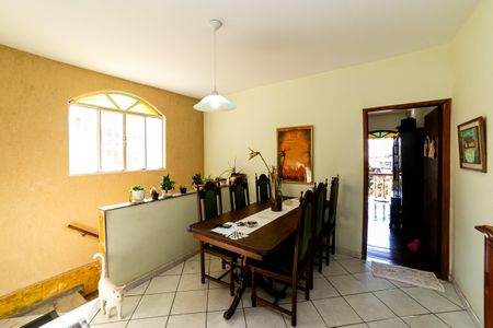 Casa à venda com 366m², 5 quartos e 3 vagas Casa à venda com 366m², 5 quartos e 3 vagasCopa