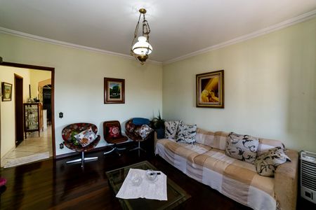 Casa à venda com 366m², 5 quartos e 3 vagas Casa à venda com 366m², 5 quartos e 3 vagasSala