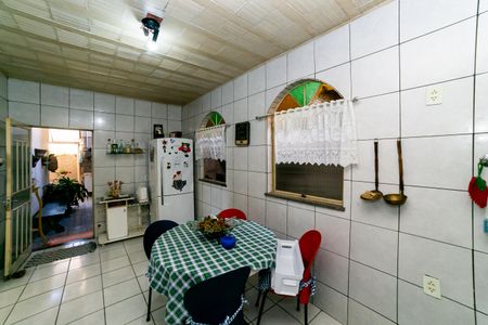 Casa à venda com 366m², 5 quartos e 3 vagas Casa à venda com 366m², 5 quartos e 3 vagasCozinha