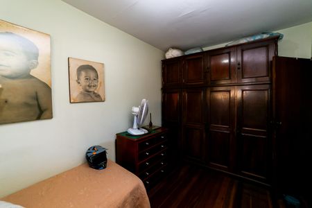 Casa à venda com 366m², 5 quartos e 3 vagas Casa à venda com 366m², 5 quartos e 3 vagasQuarto 1
