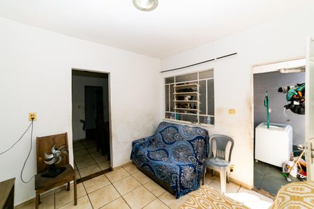 Casa à venda com 366m², 5 quartos e 3 vagas Casa à venda com 366m², 5 quartos e 3 vagasSala