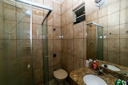 Casa à venda com 366m², 5 quartos e 3 vagas Casa à venda com 366m², 5 quartos e 3 vagasBanheiro Social
