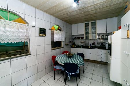 Casa à venda com 366m², 5 quartos e 3 vagas Casa à venda com 366m², 5 quartos e 3 vagasCozinha