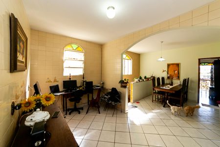 Casa à venda com 366m², 5 quartos e 3 vagas Casa à venda com 366m², 5 quartos e 3 vagasCopa