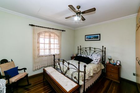 Casa à venda com 366m², 5 quartos e 3 vagas Casa à venda com 366m², 5 quartos e 3 vagasSuíte