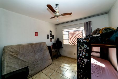 Casa à venda com 366m², 5 quartos e 3 vagas Casa à venda com 366m², 5 quartos e 3 vagasQuarto 5