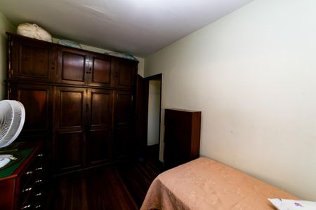Casa à venda com 366m², 5 quartos e 3 vagas Casa à venda com 366m², 5 quartos e 3 vagasQuarto 1