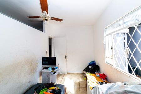 Casa à venda com 366m², 5 quartos e 3 vagas Casa à venda com 366m², 5 quartos e 3 vagasQuarto 4