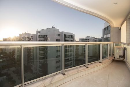 Sacada de apartamento à venda com 2 quartos, 102m² em Trecho 1, Brasília