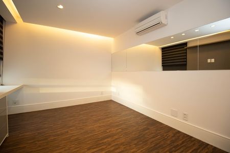 Suíte 2 de apartamento à venda com 2 quartos, 102m² em Trecho 1, Brasília