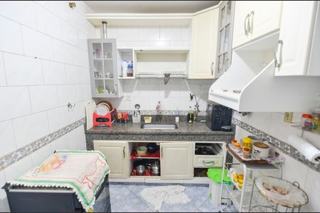 Casa à venda com 200m², 4 quartos e 1 vaga Casa à venda com 200m², 4 quartos e 1 vagaCozinha