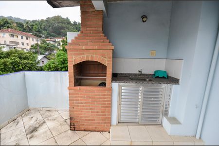 Casa à venda com 200m², 4 quartos e 1 vaga Casa à venda com 200m², 4 quartos e 1 vagaTerraço