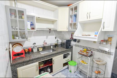 Casa à venda com 200m², 4 quartos e 1 vaga Casa à venda com 200m², 4 quartos e 1 vagaCozinha