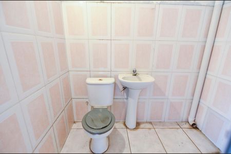 Casa à venda com 200m², 4 quartos e 1 vaga Casa à venda com 200m², 4 quartos e 1 vagaBanheiro 2
