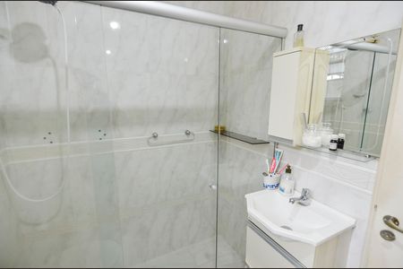 Casa à venda com 200m², 4 quartos e 1 vaga Casa à venda com 200m², 4 quartos e 1 vagaBanheiro da Suíte