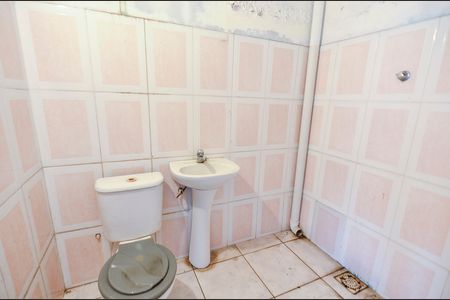 Casa à venda com 200m², 4 quartos e 1 vaga Casa à venda com 200m², 4 quartos e 1 vagaBanheiro 2