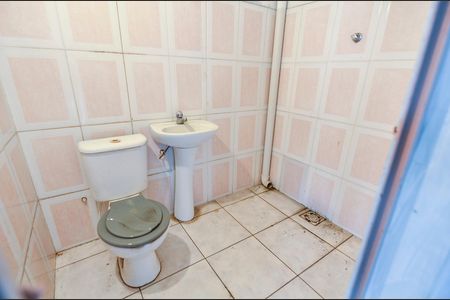 Casa à venda com 200m², 4 quartos e 1 vaga Casa à venda com 200m², 4 quartos e 1 vagaBanheiro 2