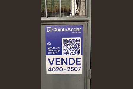 Casa à venda com 200m², 4 quartos e 1 vaga Casa à venda com 200m², 4 quartos e 1 vagaFachada