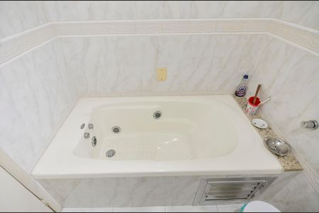 Casa à venda com 200m², 4 quartos e 1 vaga Casa à venda com 200m², 4 quartos e 1 vagaBanheiro da Suíte