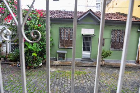 Casa à venda com 200m², 4 quartos e 1 vaga Casa à venda com 200m², 4 quartos e 1 vagaSala