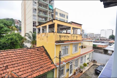 Casa à venda com 200m², 4 quartos e 1 vaga Casa à venda com 200m², 4 quartos e 1 vagaTerraço