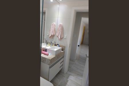 Casa de condomínio para alugar com 50m², 2 quartos e 2 vagas Casa de condomínio para alugar com 50m², 2 quartos e 2 vagasBanheiro
