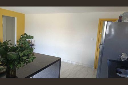 Cozinha de casa de condomínio para alugar com 2 quartos, 50m² em Itapuã, Salvador
