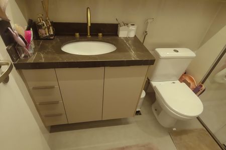Apartamento à venda com 90m², 2 quartos e 2 vagas Apartamento à venda com 90m², 2 quartos e 2 vagasBanheiro da Suíte 2