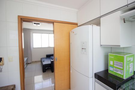 Apartamento à venda com 78m², 3 quartos e 2 vagas Apartamento à venda com 78m², 3 quartos e 2 vagasCozinha e Área de Serviço