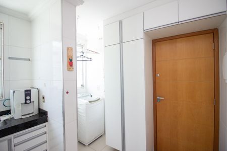 Apartamento à venda com 78m², 3 quartos e 2 vagas Apartamento à venda com 78m², 3 quartos e 2 vagasCozinha e Área de Serviço
