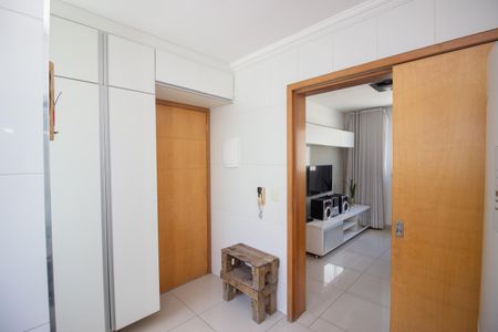 Apartamento à venda com 78m², 3 quartos e 2 vagas Apartamento à venda com 78m², 3 quartos e 2 vagasCozinha e Área de Serviço