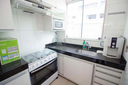 Apartamento à venda com 78m², 3 quartos e 2 vagas Apartamento à venda com 78m², 3 quartos e 2 vagasCozinha e Área de Serviço
