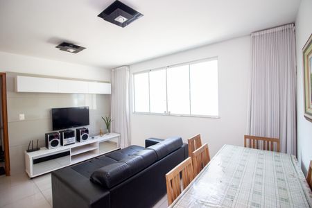 Apartamento à venda com 78m², 3 quartos e 2 vagas Apartamento à venda com 78m², 3 quartos e 2 vagasSala