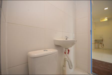 Apartamento para alugar com 38m², 2 quartos e sem vaga Apartamento para alugar com 38m², 2 quartos e sem vagaBanheiro