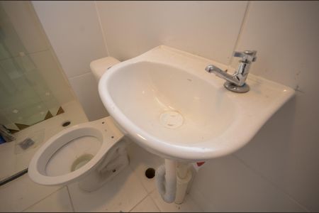 Apartamento para alugar com 38m², 2 quartos e sem vaga Apartamento para alugar com 38m², 2 quartos e sem vagaBanheiro
