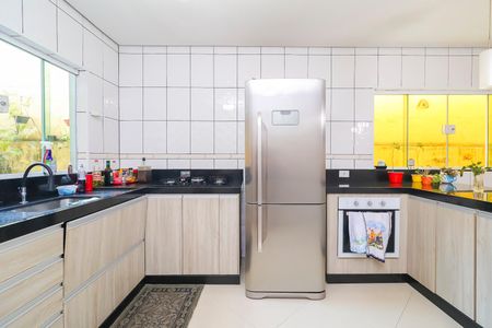Casa à venda com 148m², 3 quartos e 2 vagasCozinha