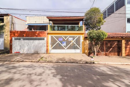Casa à venda com 148m², 3 quartos e 2 vagasFachada
