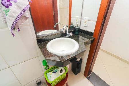 Casa à venda com 148m², 3 quartos e 2 vagasBanheiro 2